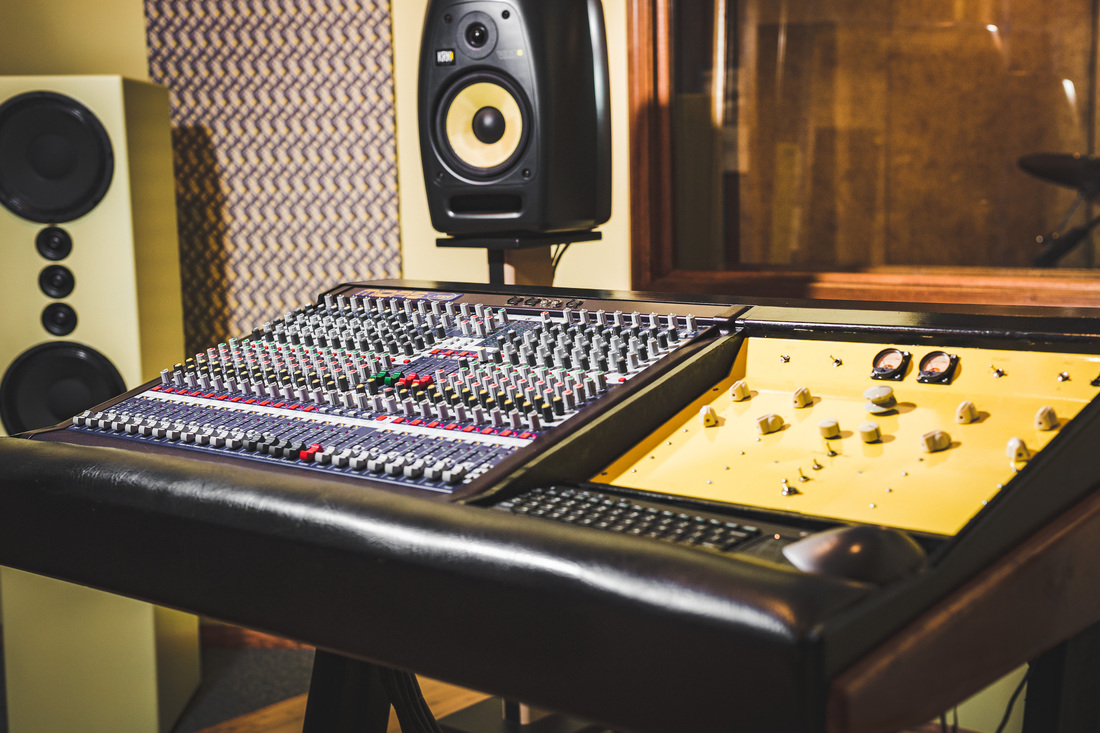 Recording LBA Studio Has A Well Tuned Live Room With Floating Floor And Isomorphic Wall Panels To Deliver Professional Results Every Time Recording LBA Studio Has A Well Tuned Live Room With Floating Floor And Isomorphic Wall Panels To Deliver Professional Results Every Time